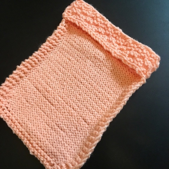 Coral Easy Stay-On Bib - Picture 3 of 4